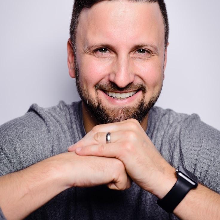 Portrait of Ananya Sharma meditation instructor